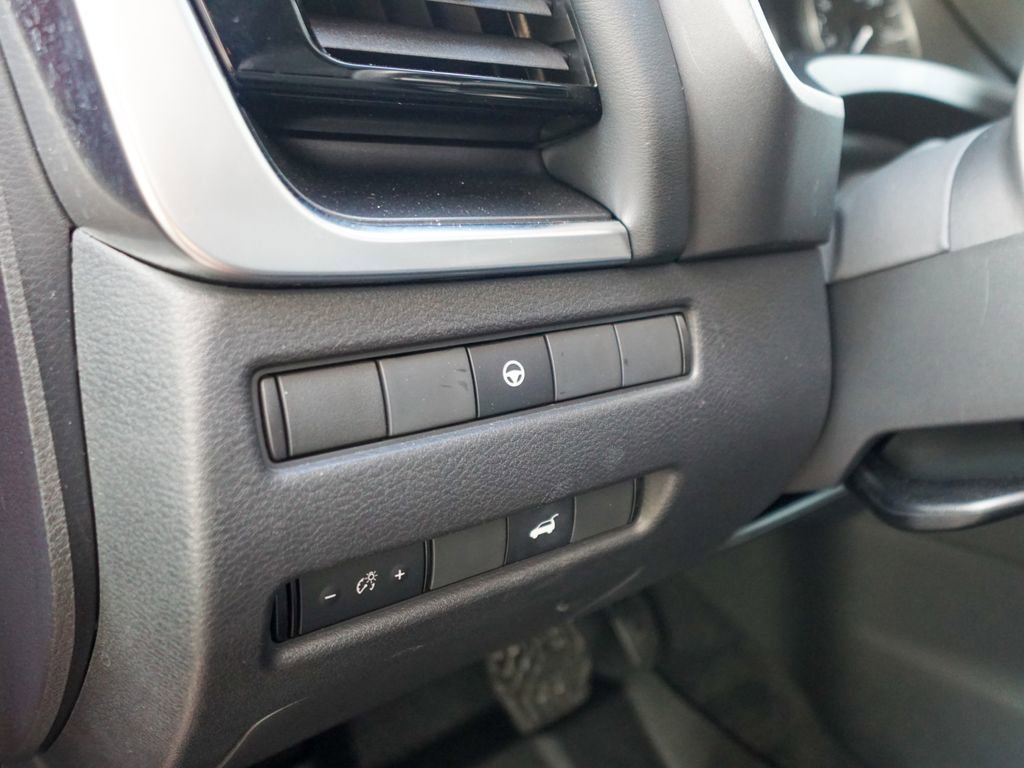 Used 2022 Nissan Rogue SV w/ SV Premium Package image 20