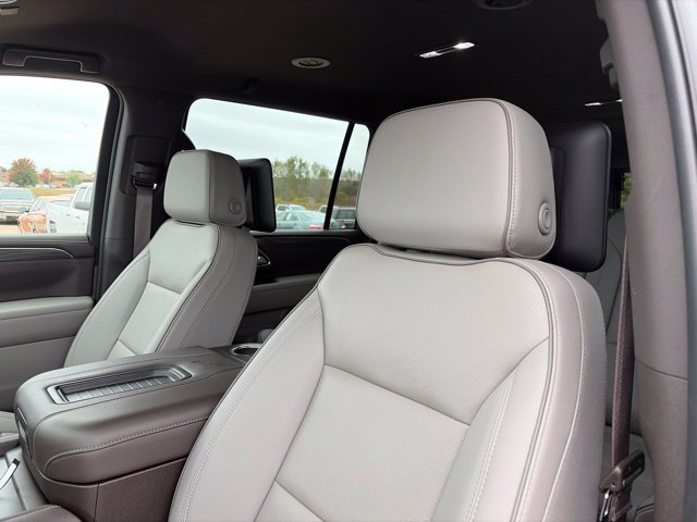 Used 2024 GMC Yukon XL SLT w/ SLT Luxury Package AWD/4WD image 15