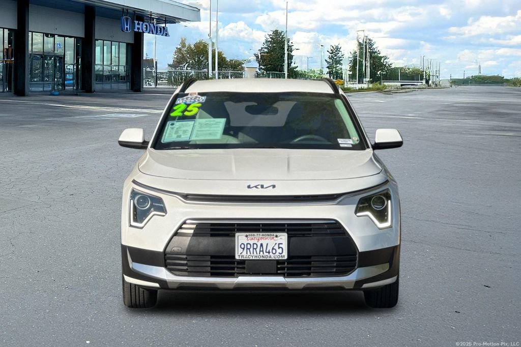 Used 2025 Kia Niro EX FWD image 16