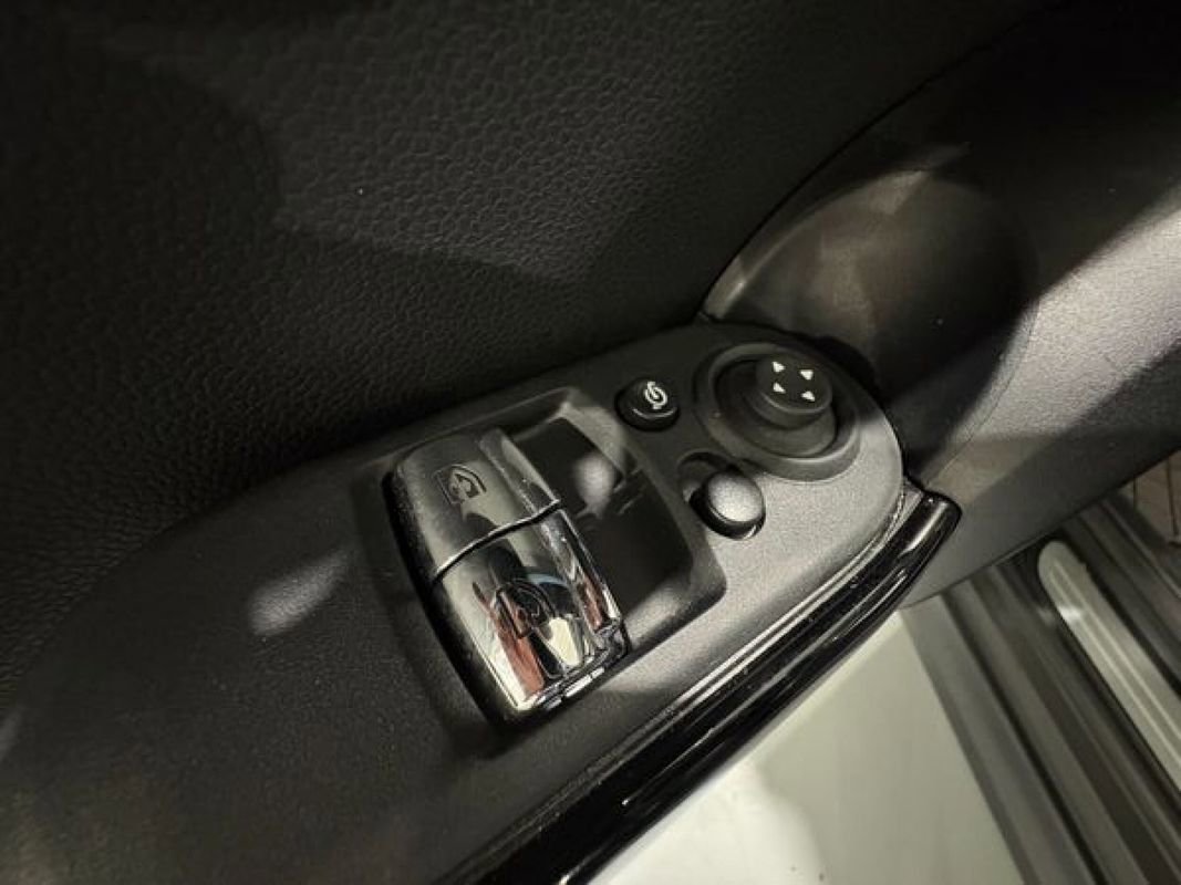 Used 2023 MINI Cooper S image 27