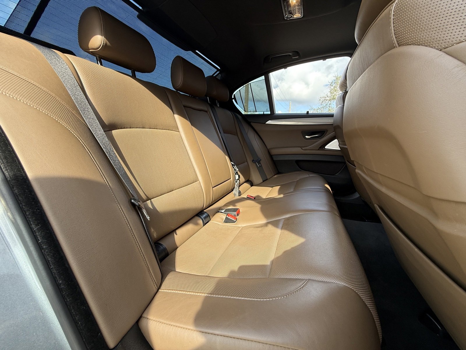 Used 2014 BMW 550i xDrive Sedan image 16