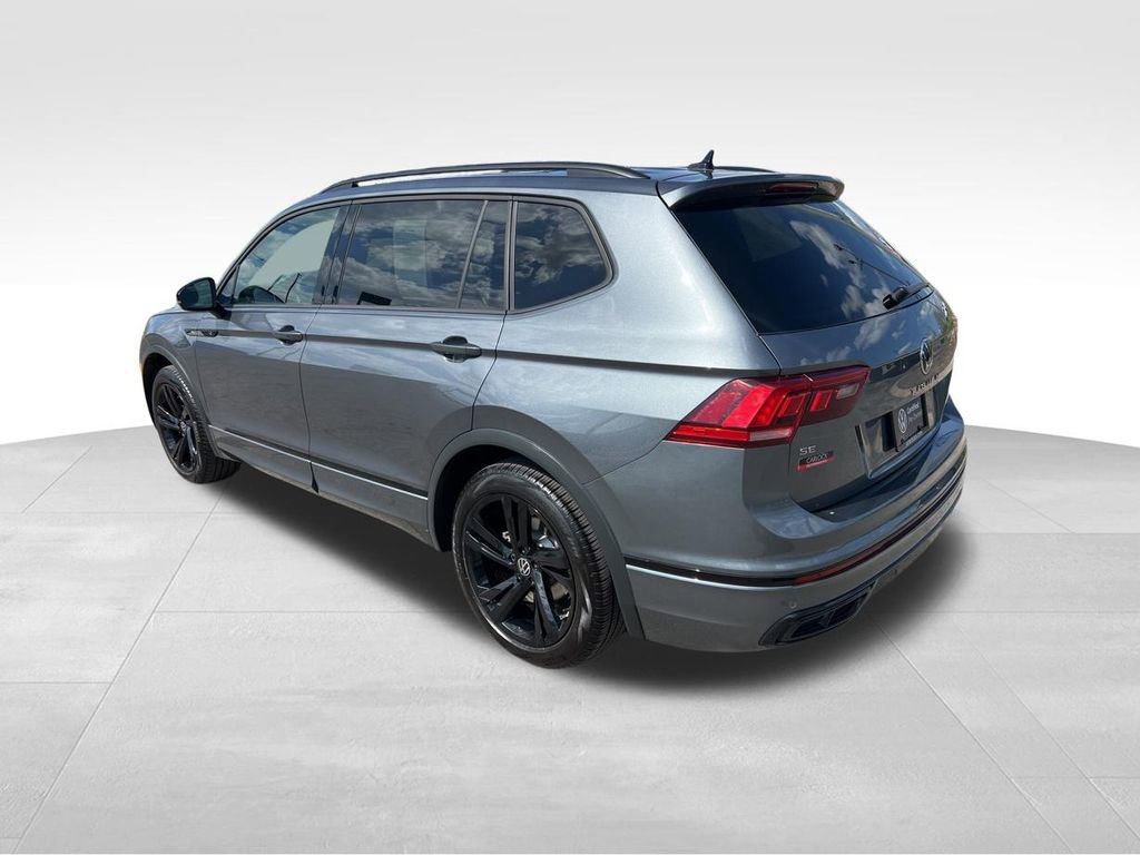 Certified 2024 Volkswagen Tiguan SE R-Line FWD image 5