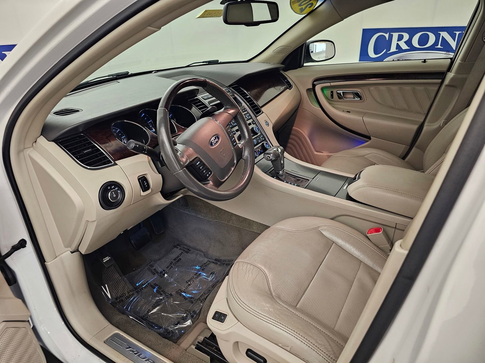 Used 2010 Ford Taurus Limited image 13