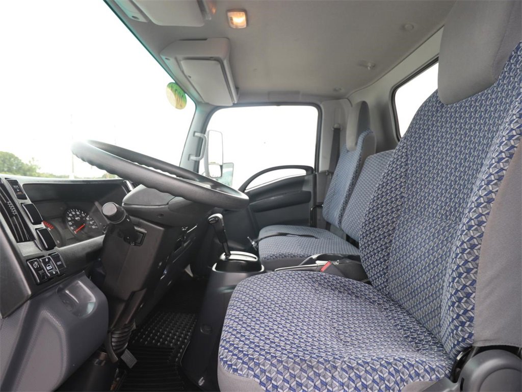 Used 2024 Isuzu NPR image 5