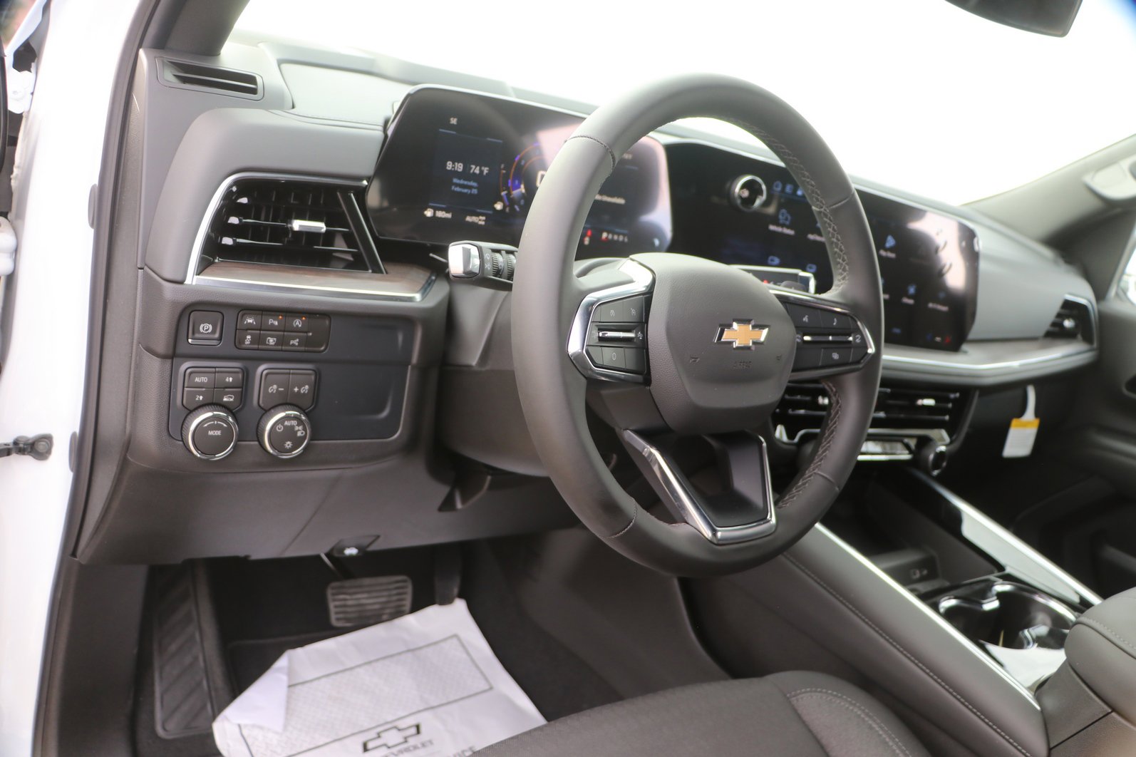 New 2026 Chevrolet Suburban LS image 16