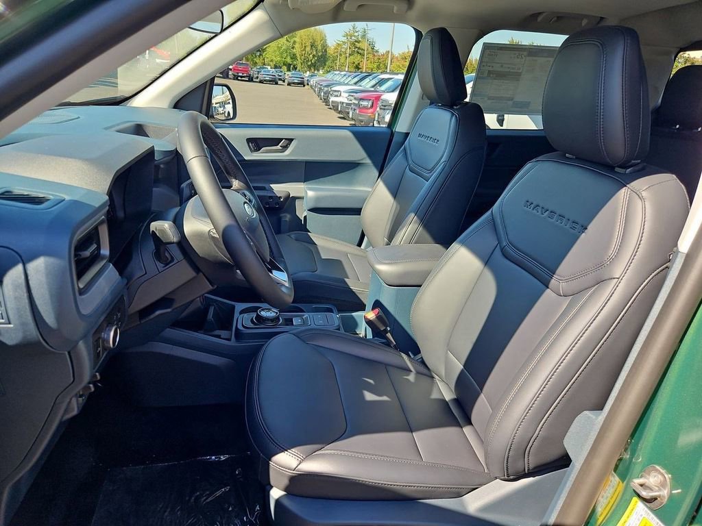 New 2025 Ford Maverick Lariat w/ Black Appearance Package image 13