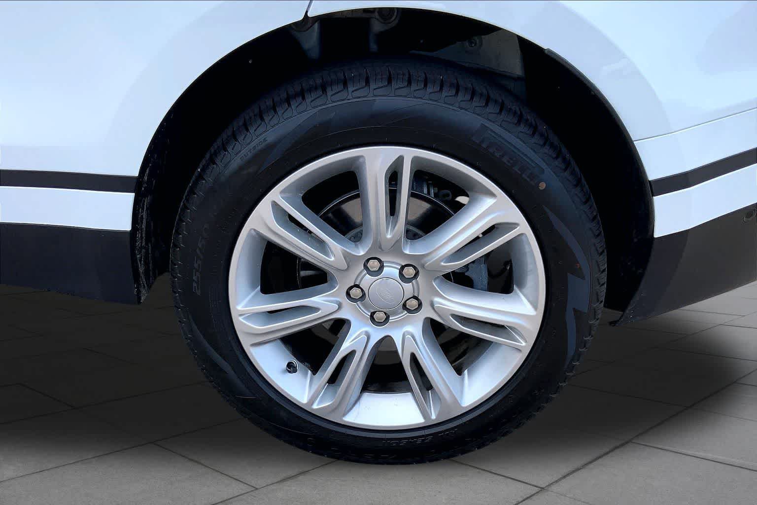 Used 2026 Land Rover Range Rover Velar S AWD/4WD image 11
