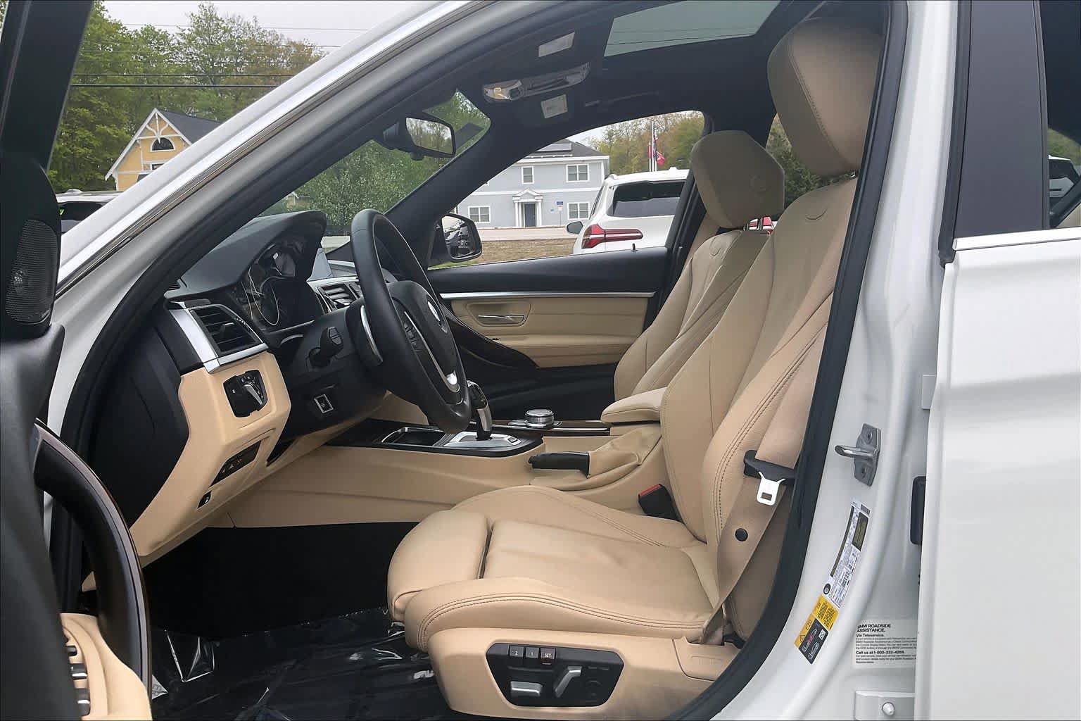 Used 2018 BMW 330e w/ Premium Package RWD image 7