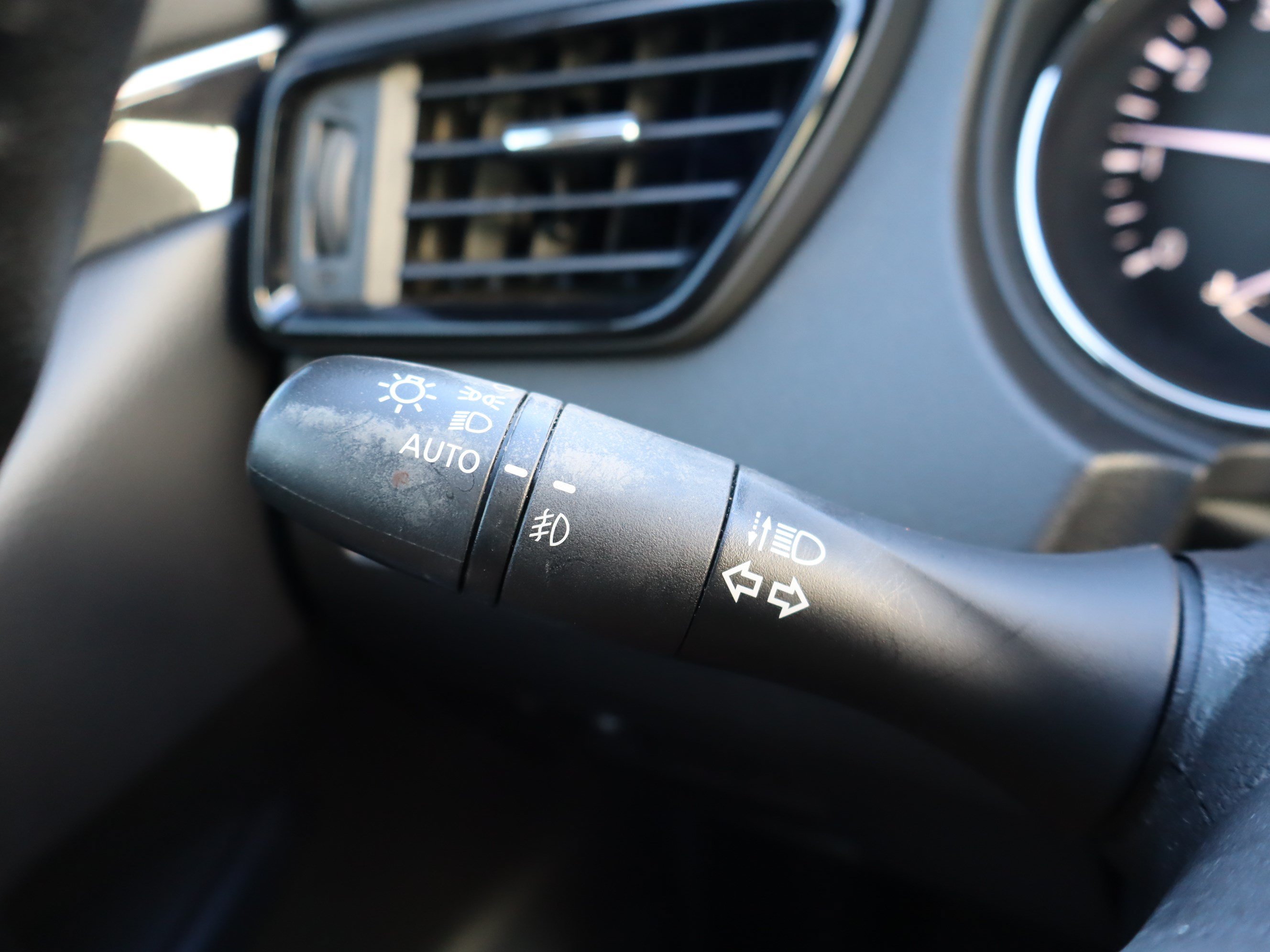 Used 2019 Nissan Rogue Sport SL FWD image 22
