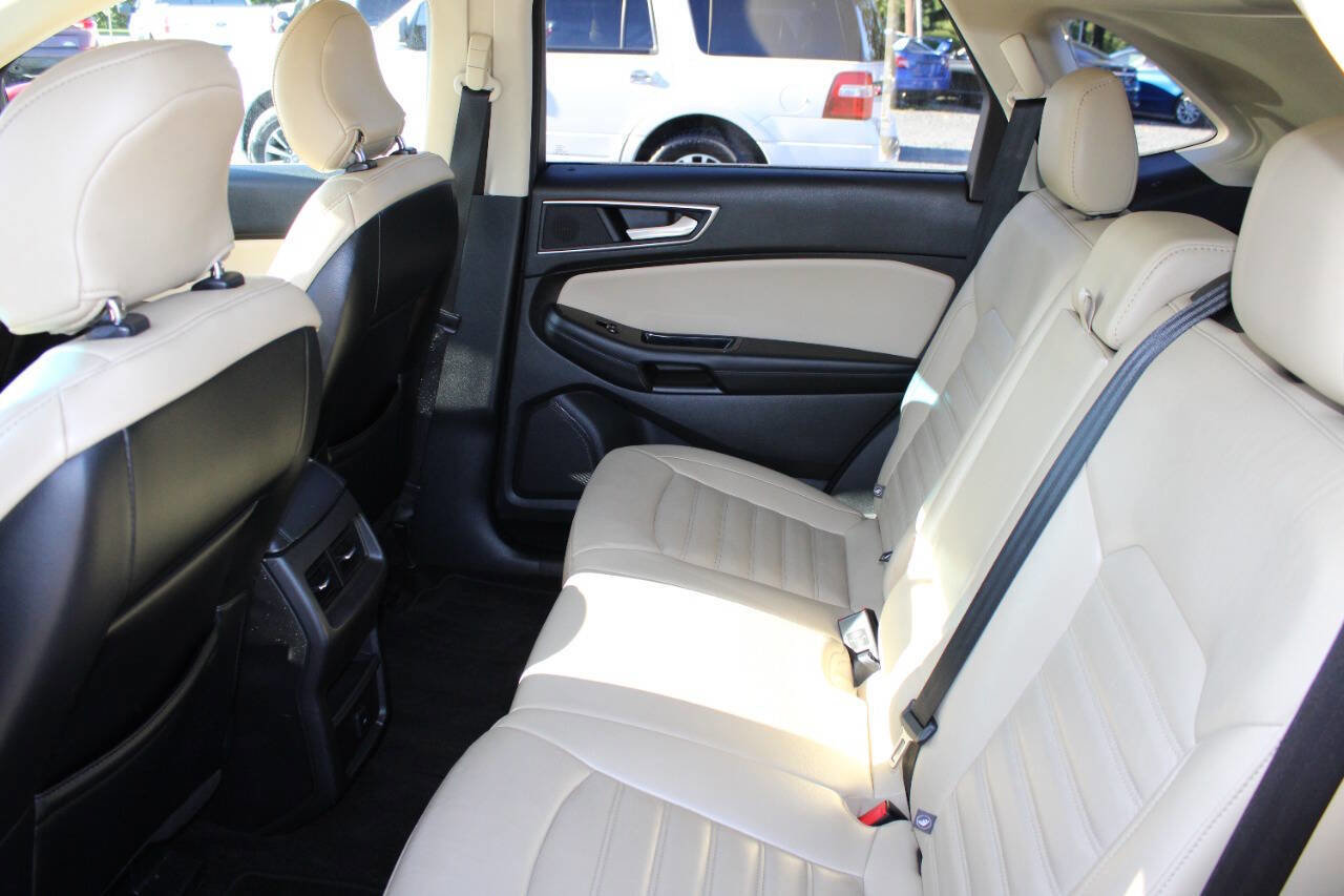 Used 2015 Ford Edge SEL w/ Equipment Group 201A AWD/4WD image 18