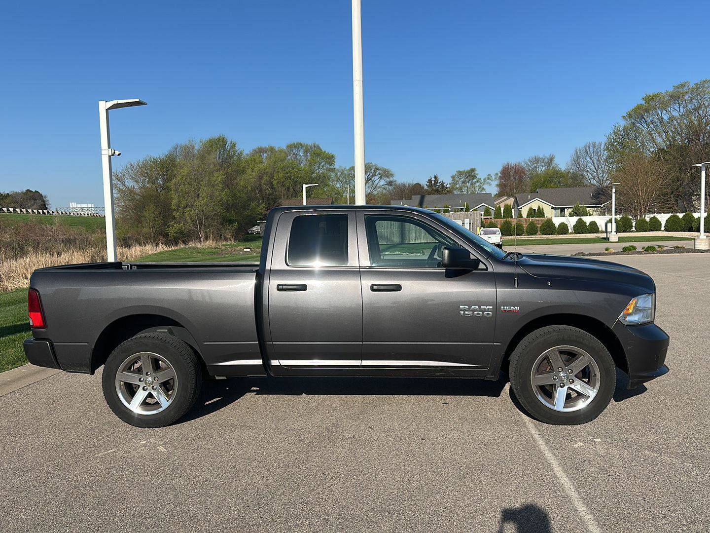 Used 2018 RAM 1500 Express w/ Express Value Package AWD/4WD image 2