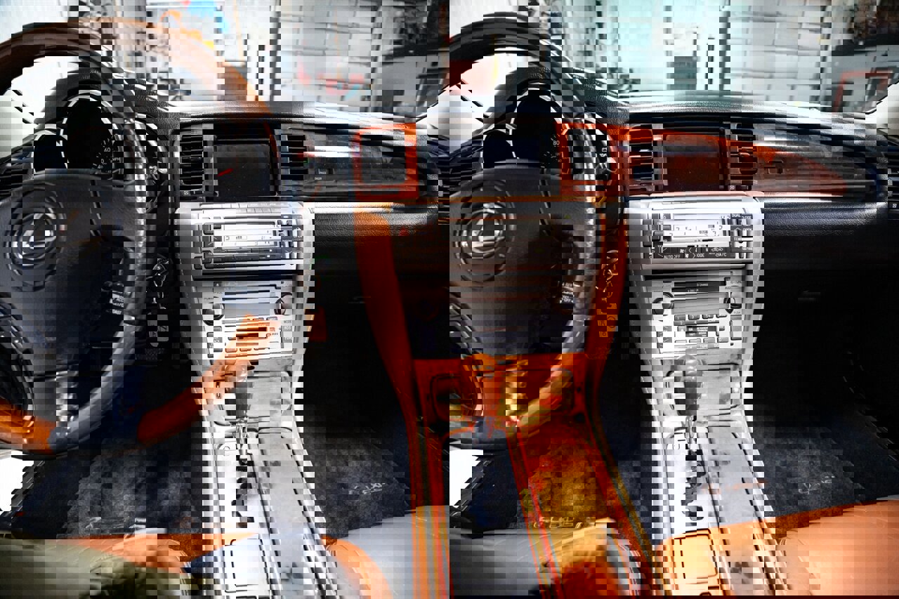 Used 2003 Lexus SC 430 Convertible image 21