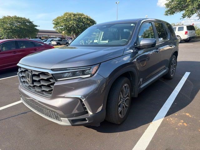 Used 2025 Honda Pilot EX-L image 3