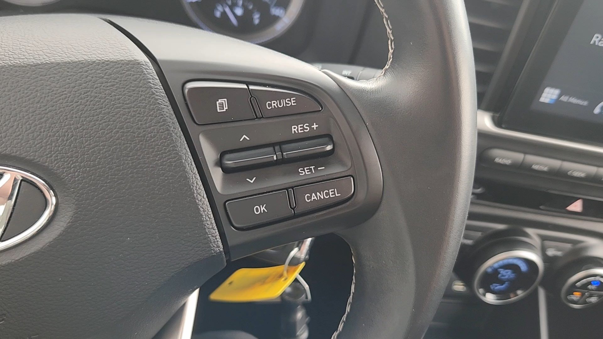Certified 2022 Hyundai Venue SEL FWD image 12