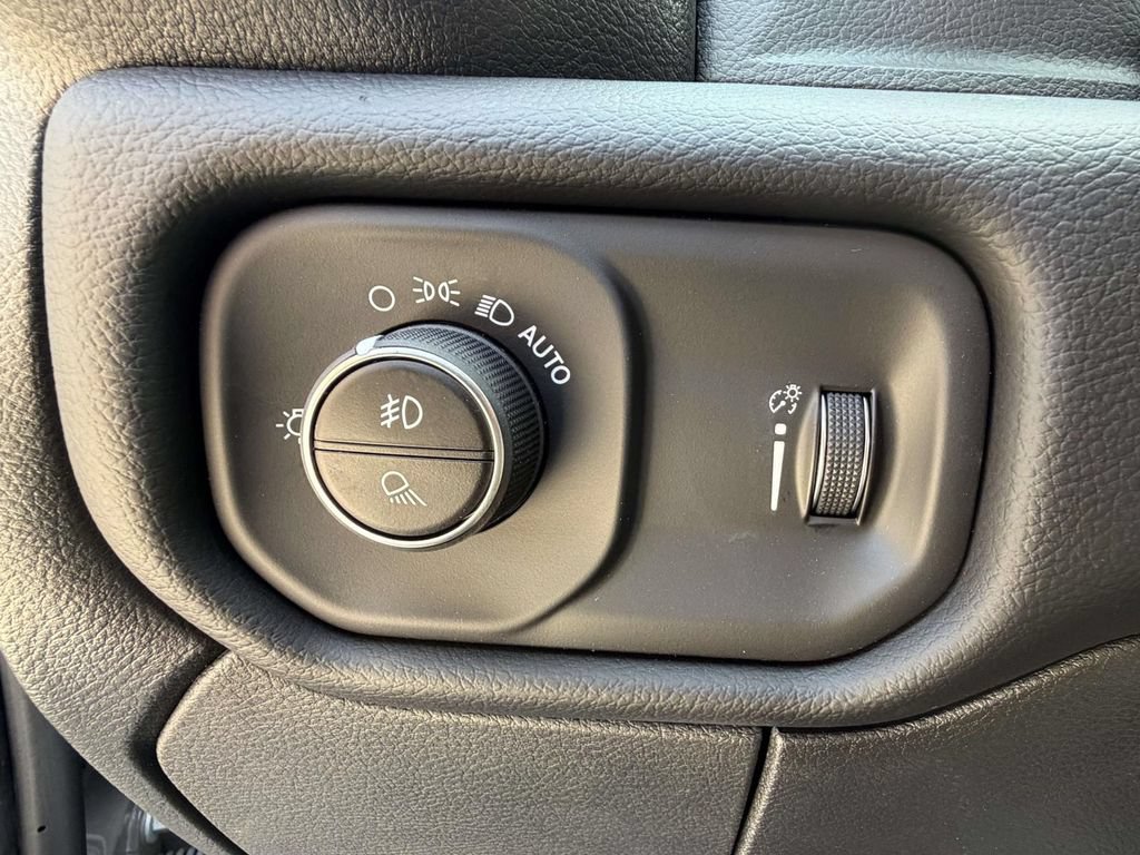 New 2026 RAM 2500 Big Horn AWD/4WD image 24