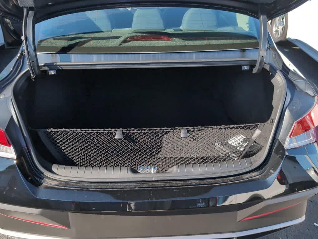 New 2026 Hyundai Elantra SE FWD image 18