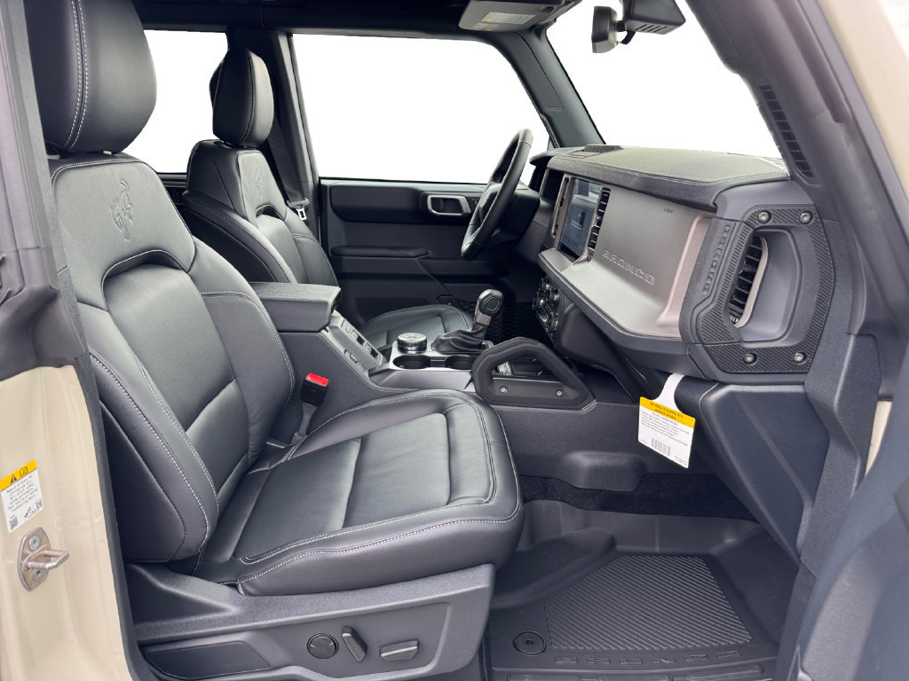 Used 2025 Ford Bronco Outer Banks w/ Sasquatch Package AWD/4WD image 15