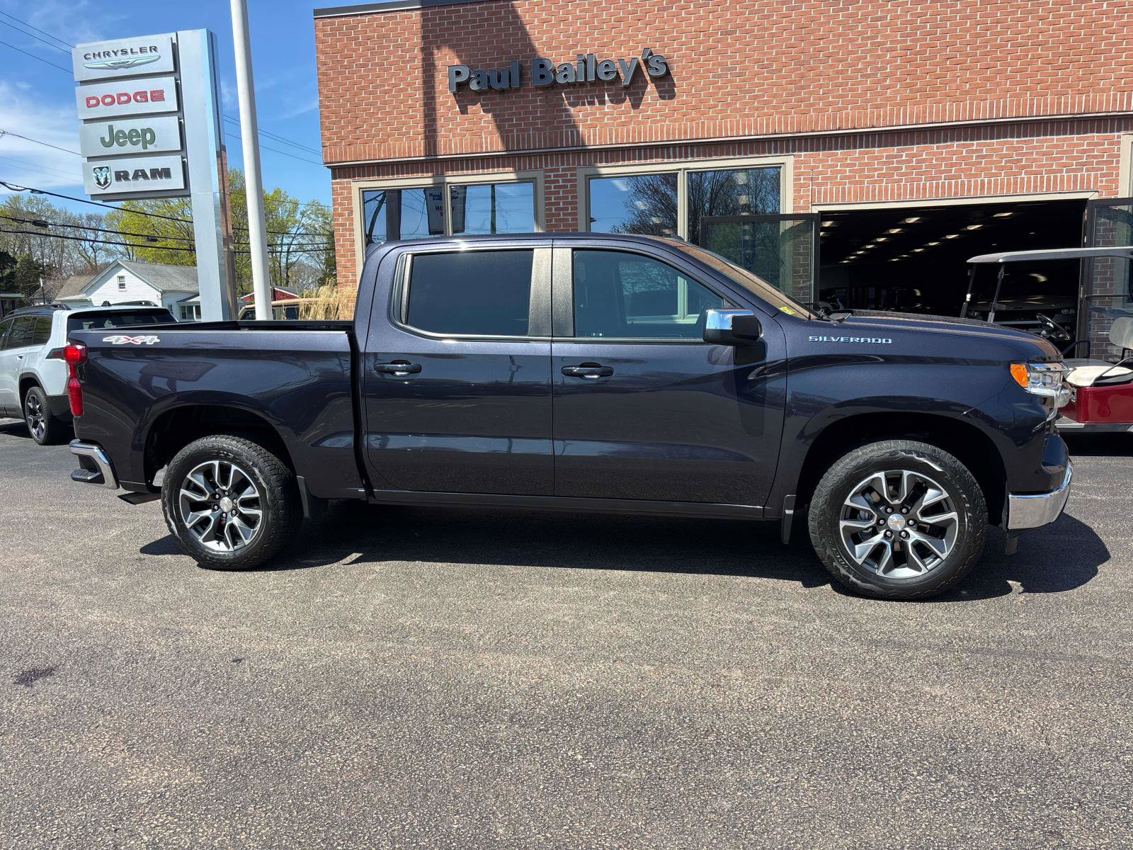 Used 2024 Chevrolet Silverado 1500 LT image 29
