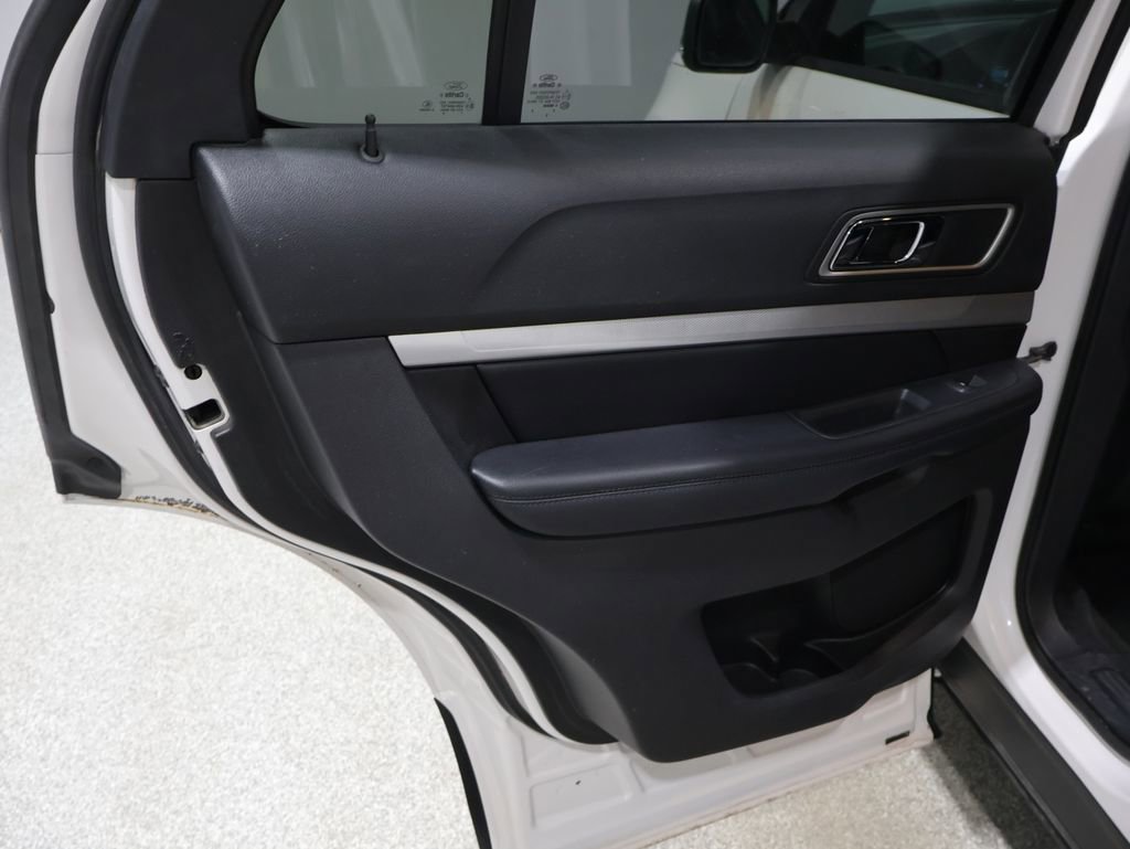 Used 2017 Ford Explorer XLT w/ Equipment Group 202A image 20