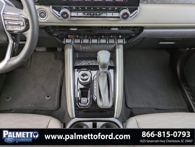 Used 2024 Chevrolet Colorado ZR2 w/ ZR2 Convenience Package III AWD/4WD image 18