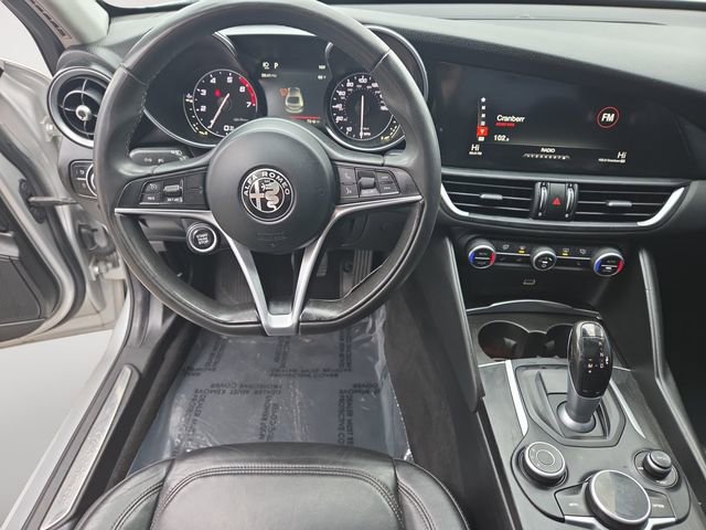 Used 2017 Alfa Romeo Giulia AWD w/ Sport Appearance Package image 10