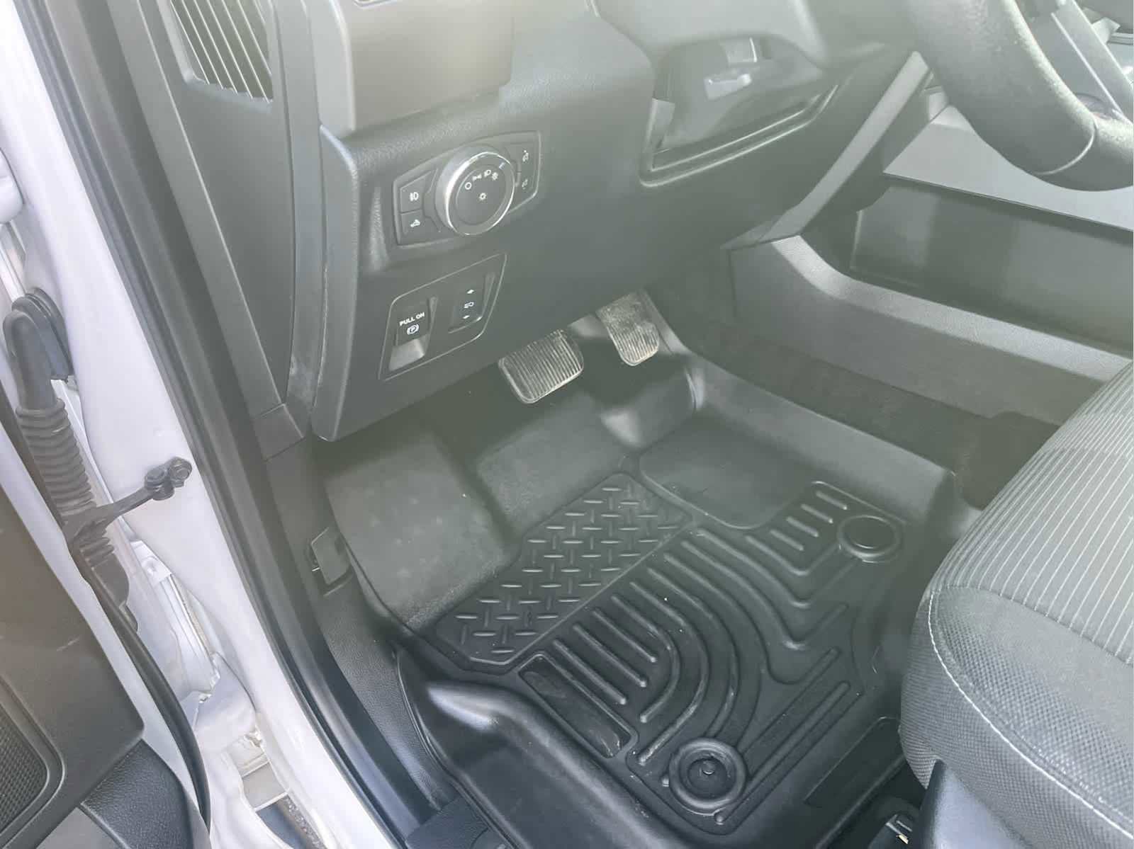 Used 2015 Ford F150 XLT w/ Equipment Group 302A Luxury image 23