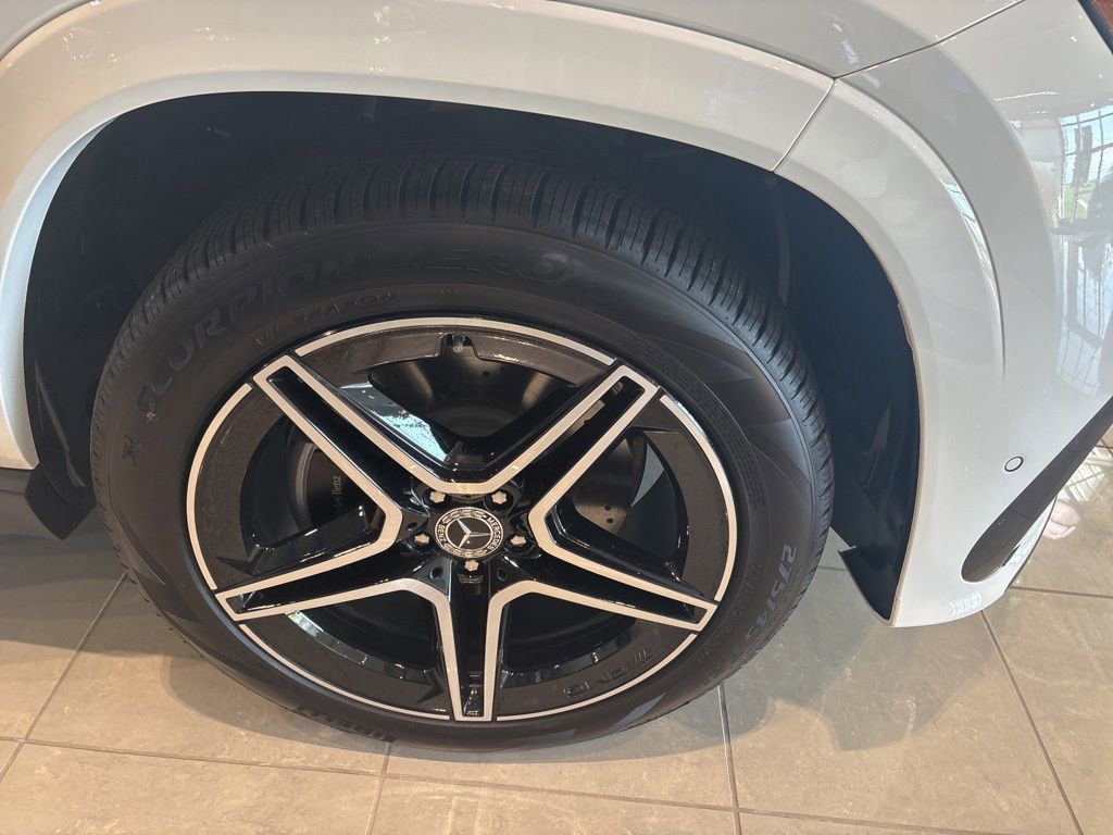 New 2026 Mercedes-Benz GLS 450 4MATIC image 4