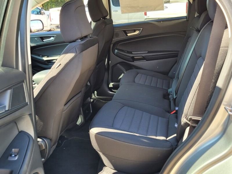 New 2024 Ford Edge SE image 6