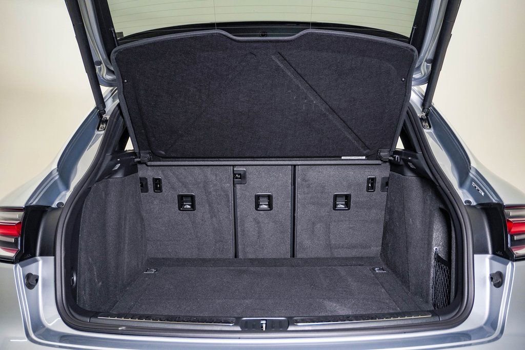 Certified 2025 Porsche Macan image 27