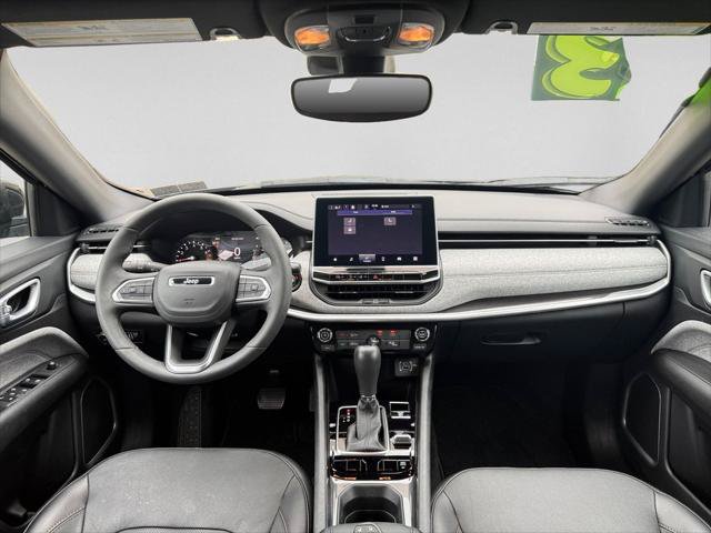 Certified 2023 Jeep Compass Latitude AWD/4WD image 11