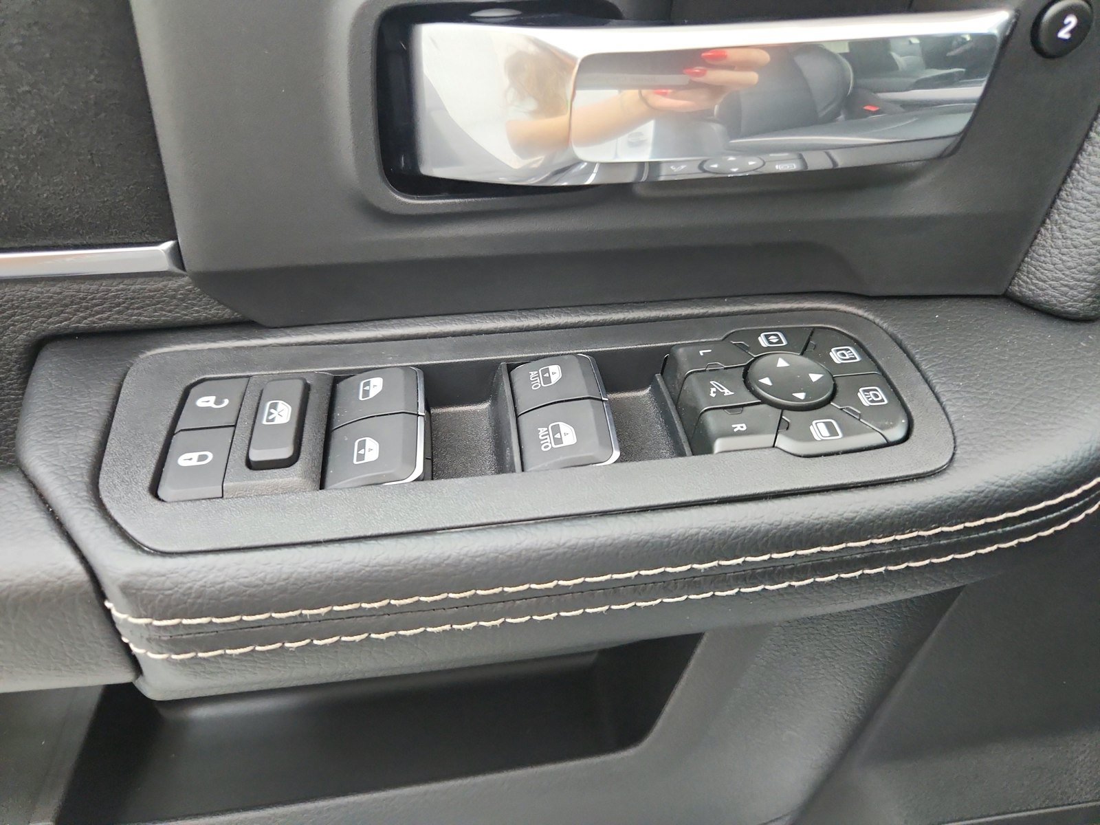New 2026 RAM 3500 Laramie AWD/4WD image 35