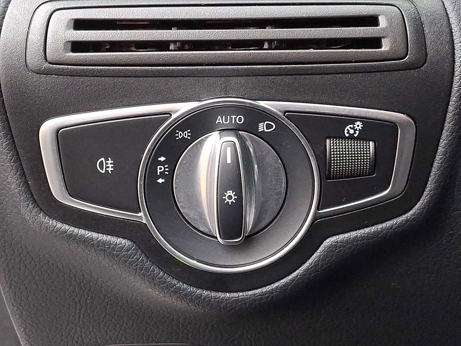 Certified 2021 Mercedes-Benz GLC 43 AMG 4MATIC image 22