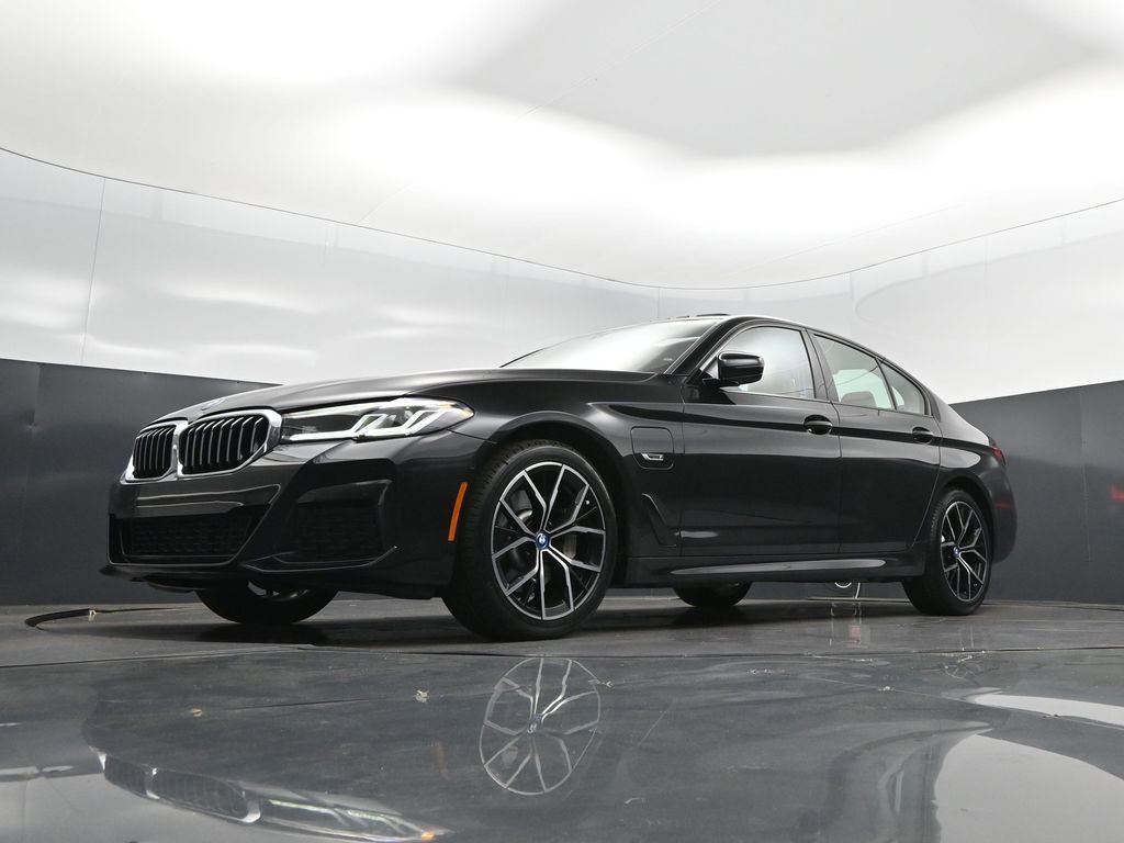 Certified 2023 BMW 530e w/ M Sport Package image 38