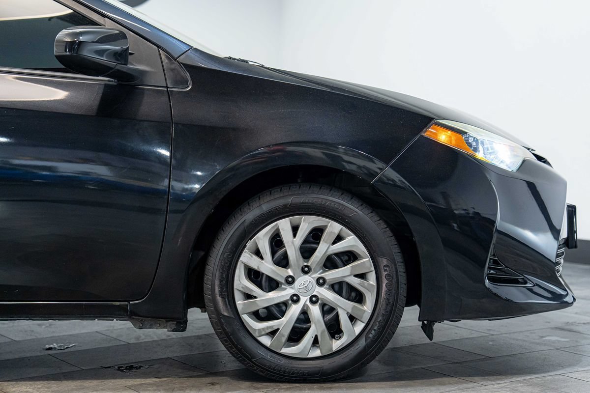 Used 2018 Toyota Corolla LE FWD image 22