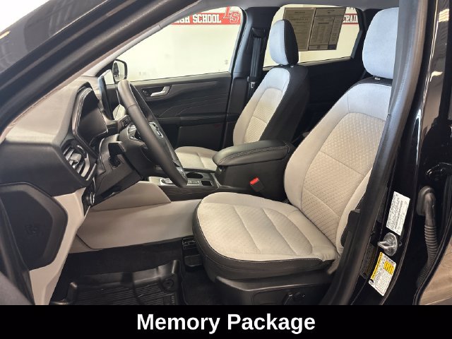 Used 2023 Ford Escape Active w/ Tech Pack #2 AWD/4WD image 5