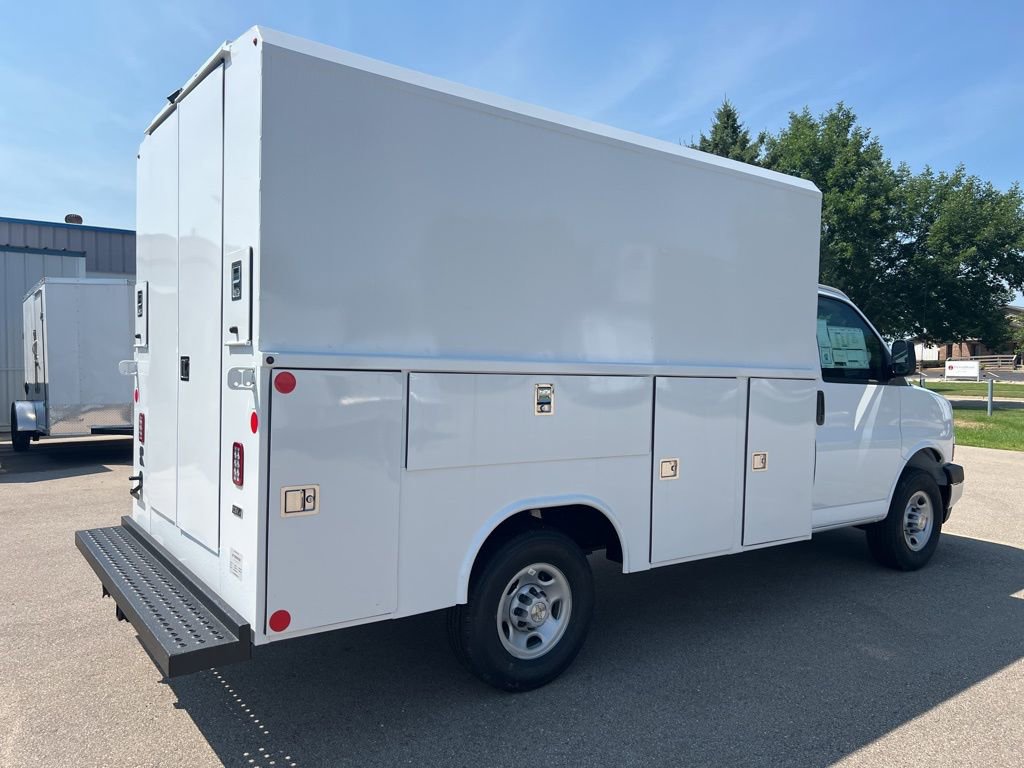 New 2025 Chevrolet Express 3500 w/ Power Convenience Package image 3