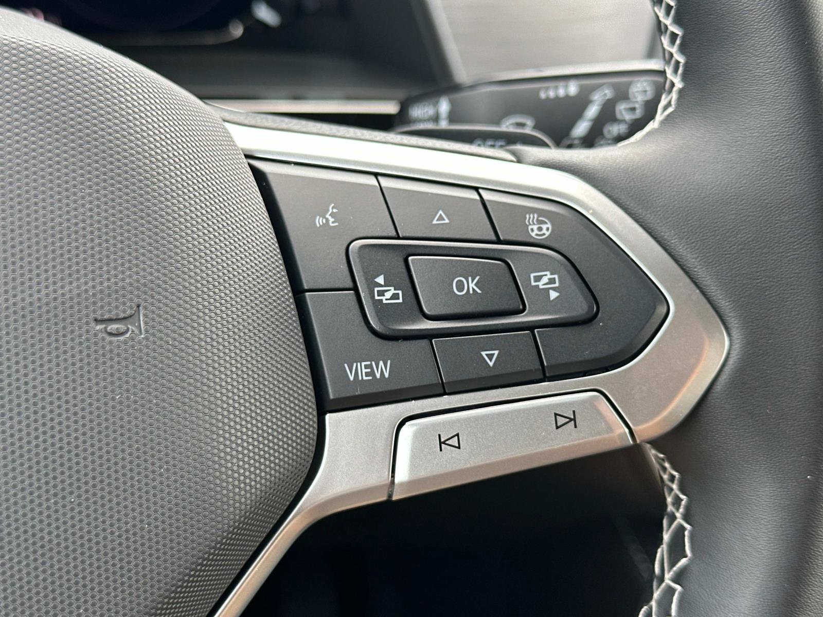 New 2025 Volkswagen Atlas Cross Sport SE image 23