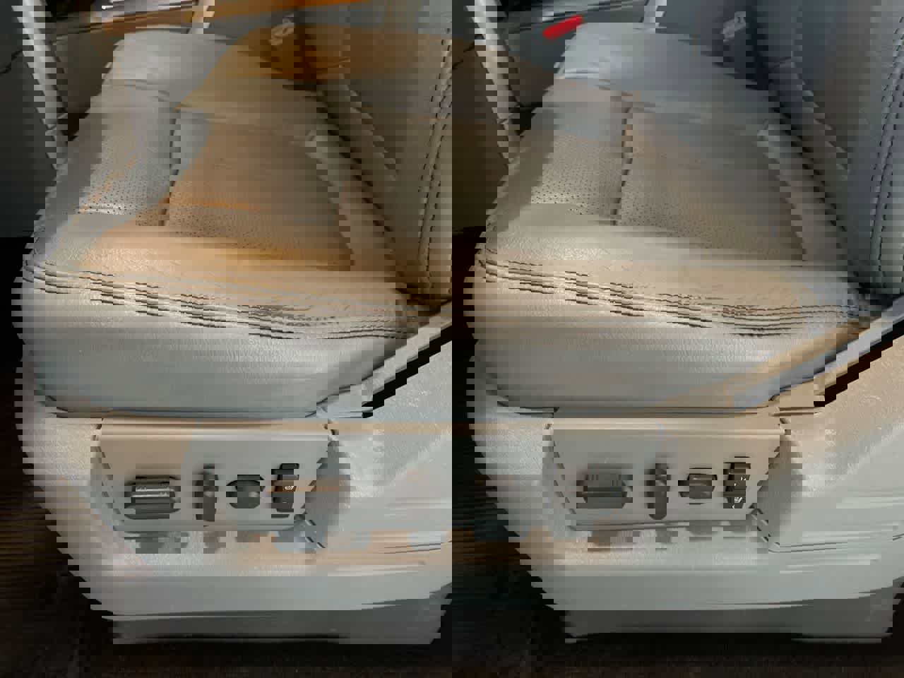 Used 2013 Ford F150 Lariat w/ Lariat Chrome Pkg image 12