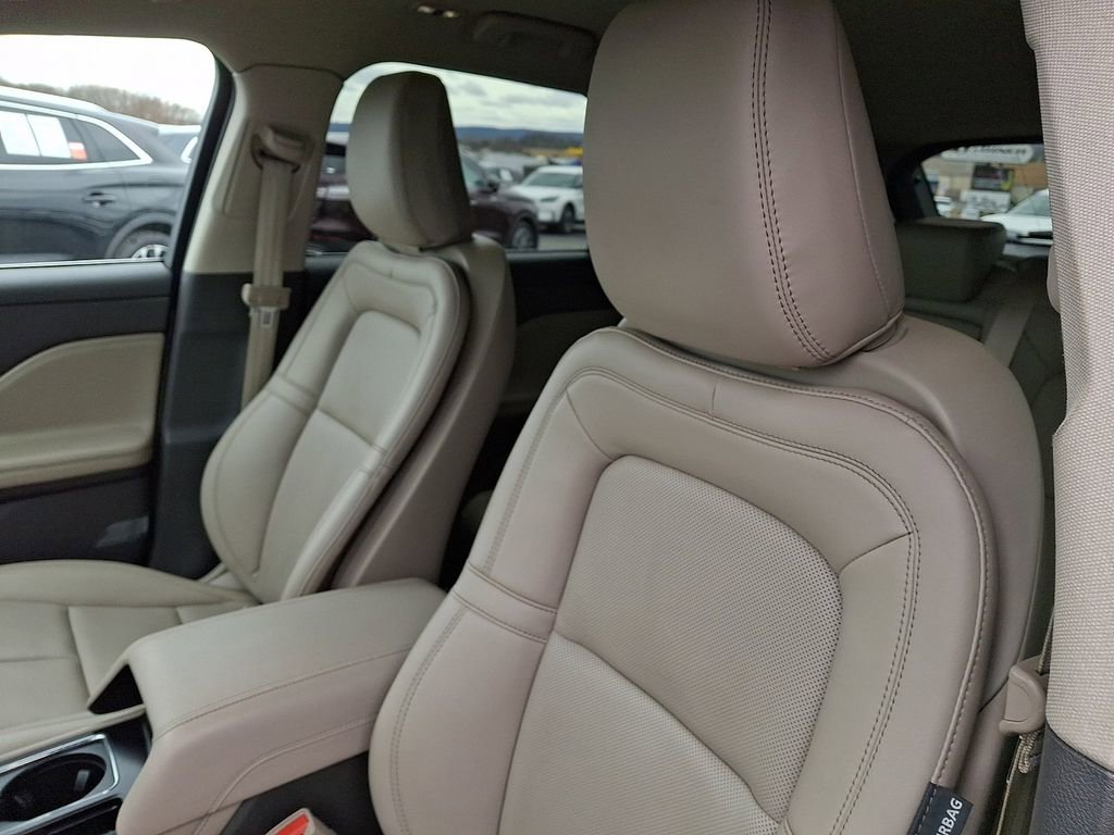 Certified 2022 Lincoln Corsair AWD w/ Equipment Group 101A image 14