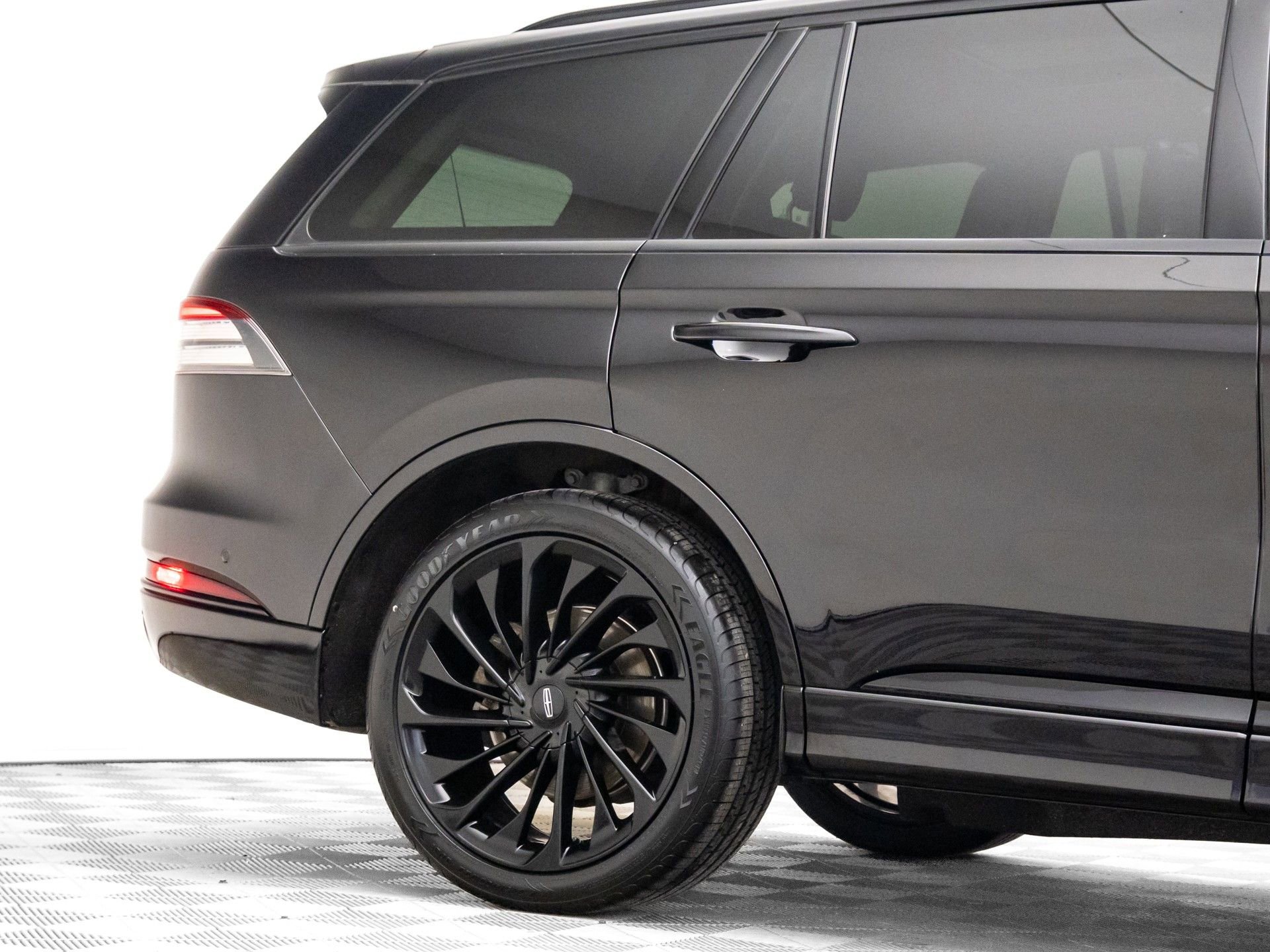 Used 2023 Lincoln Aviator Reserve w/ Equipment Group 201A image 34