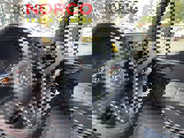 Used 2019 Mercedes-Benz Sprinter 144 image 12