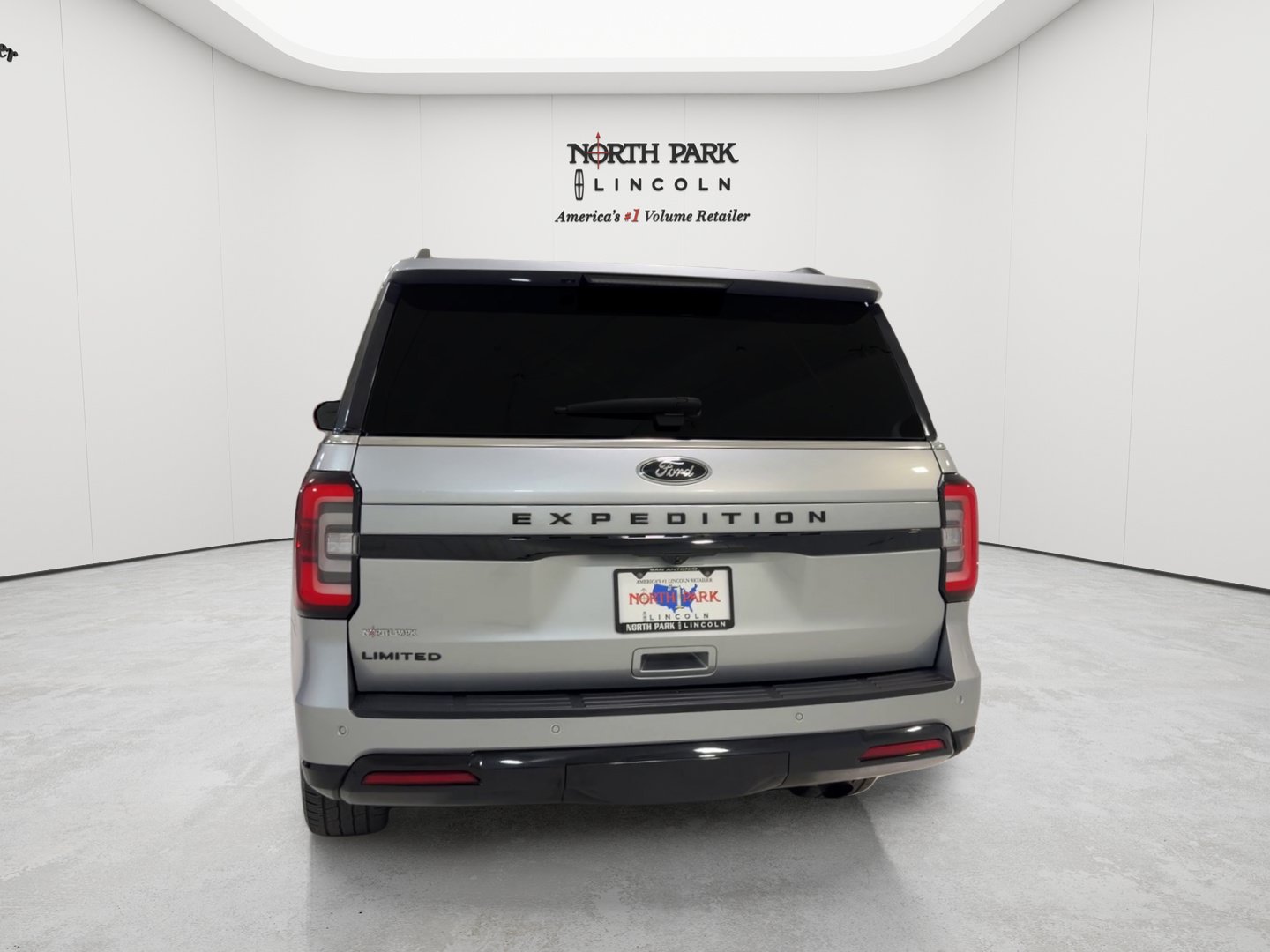 Used 2023 Ford Expedition Limited AWD/4WD image 4