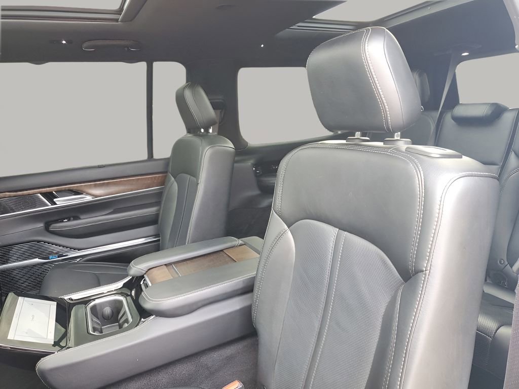 Used 2023 Jeep Grand Wagoneer 4WD image 20