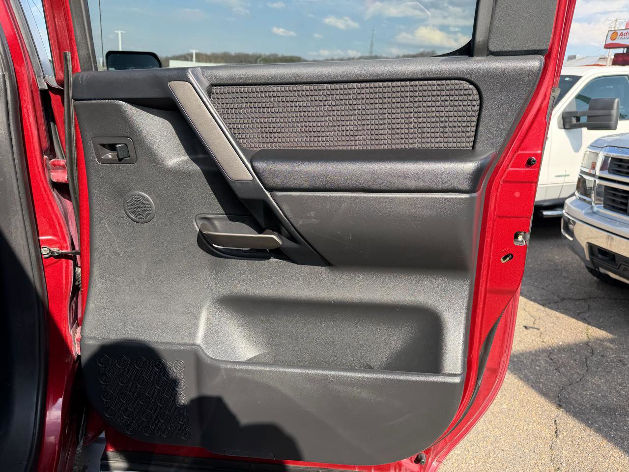 Used 2014 Nissan Titan SV w/ SV Value Truck Package image 21