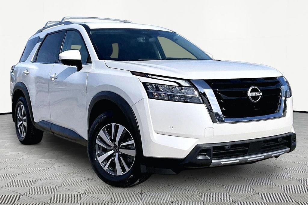 Used 2024 Nissan Pathfinder SL FWD image 12