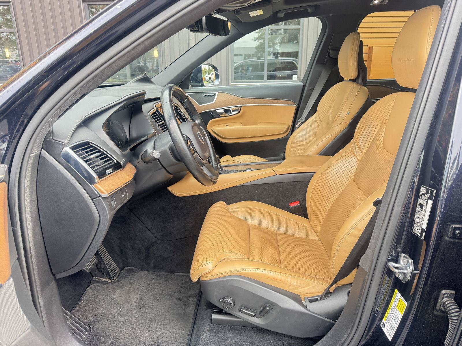 Used 2017 Volvo XC90 T6 Inscription w/ Vision Package AWD/4WD image 12