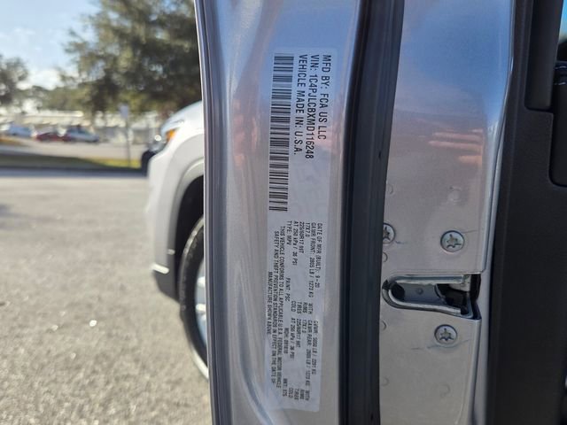 Used 2021 Jeep Cherokee Latitude w/ Mopar Interior Package image 19