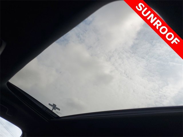 Certified 2025 Honda Pilot Black Edition image 8