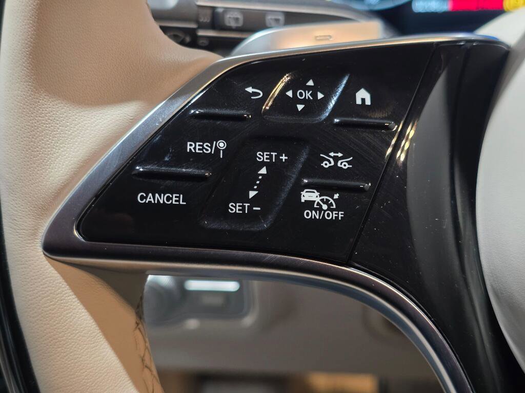 Used 2025 Mercedes-Benz Maybach GLS 600 4MATIC image 30