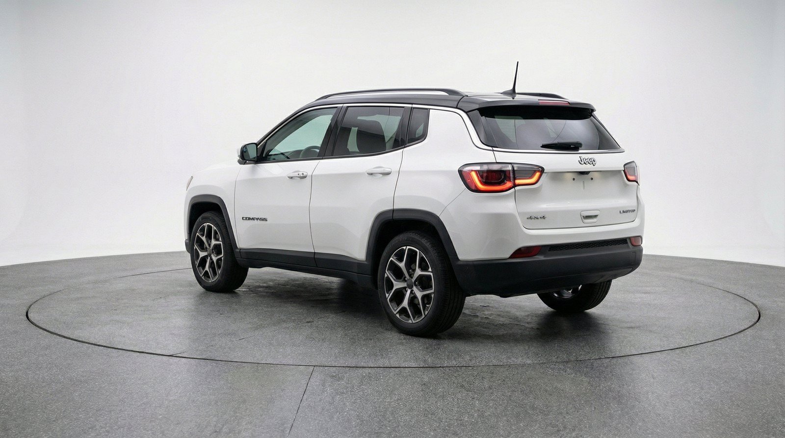 Used 2025 Jeep Compass Limited AWD/4WD image 6